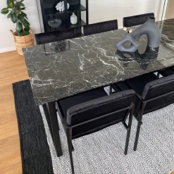 Allie spisebordsstol - Sort velour med armlæn