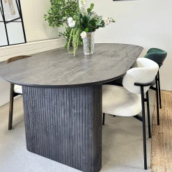 Amelia spisebord i røget egelook 200 x 100 cm