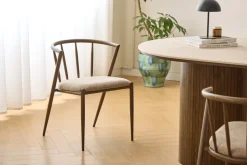 Bella spisebordsstol - Røget egelook med sand polstret sæde