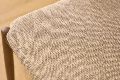 Bella spisebordsstol - Røget egelook med sand polstret sæde