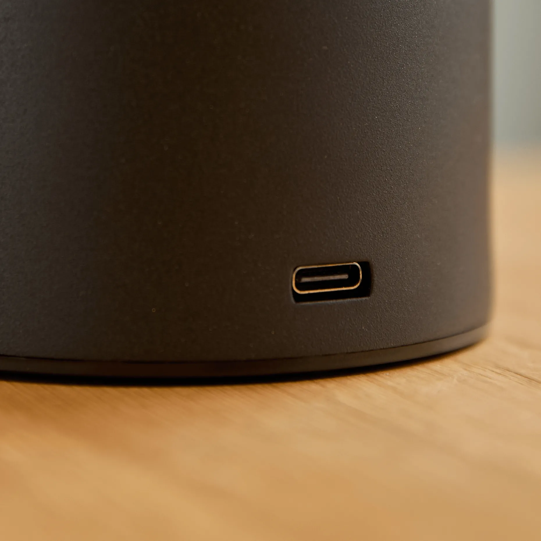 Elvis LED bordlampe sort