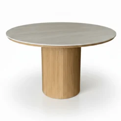 Enzo rundt spisebord med bordplade i beige sten og lamelfod i egetræ Ø120 cm