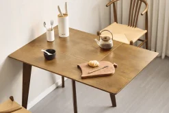 Ezra - Røget Eg klap ud spisebord med tillægsplader i lakeret egefiner - 80/120 x 80 cm