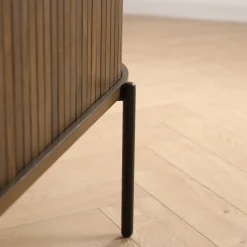 Florence jalousi tv-bord med lameller i røget eg 138x40x55 cm