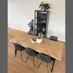 Hannah spisebordsstol - Sort med sorte ben