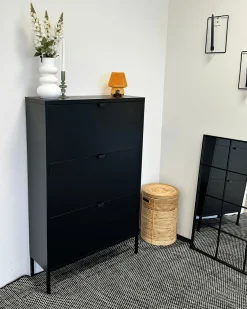 Herman Skoskab - Sort metal med 3 rum - 80x26x125 cm