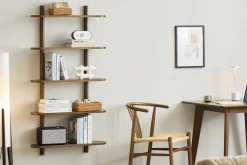 Juliet væghylde i røget eg med 5 hylder H:140 x B:22 x B:75 cm