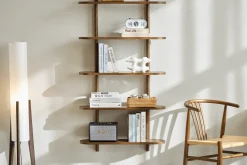 Juliet væghylde i røget eg med 5 hylder H:140 x B:22 x B:75 cm