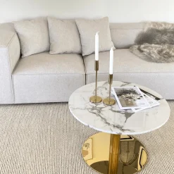 Lazio rundt sofabord i hvid marmor look med guld/messing ben Ø70 cm