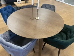 Liam rundt spisebord i røget egefiner med udtræk 120/160/200 cm - Inkl. 2 tillægsplader