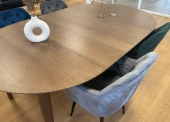 Liam rundt spisebord i røget egefiner med udtræk 120/160/200 cm - Inkl. 2 tillægsplader