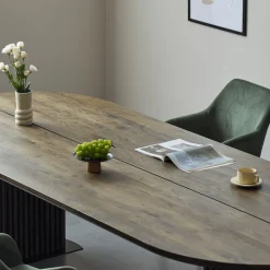 Matteo - Plankebord med lamelfod i røget massiv eg 300x120x77 cm