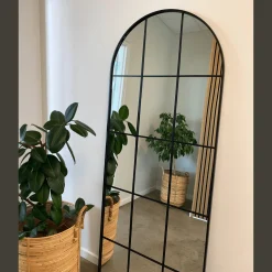 Mia - New yorker spejl med buning i sort  70 x 180 cm