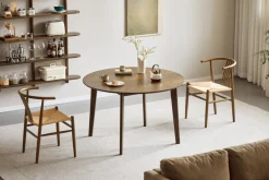 Miles - Rundt spisebord Ø120 cm i røget egefiner med sildebensmønster